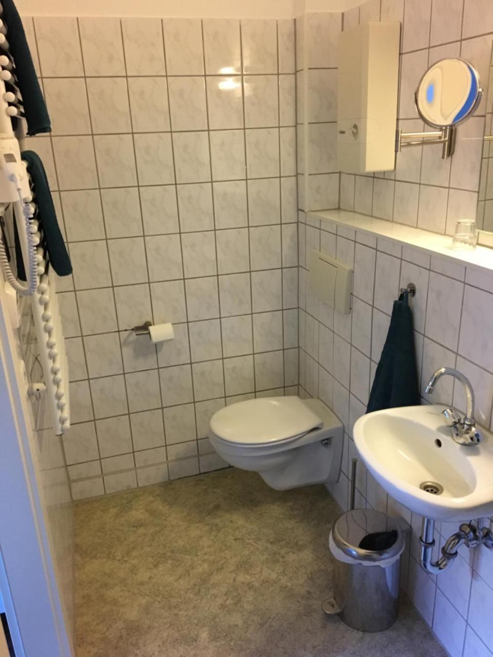 Bed and Breakfast Zum Armen Mann Düsseldorf Zewnętrze zdjęcie